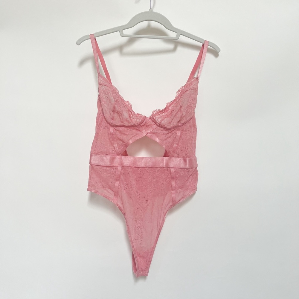 ASOS Pink Lace Bodysuit - Picture 4 of 13